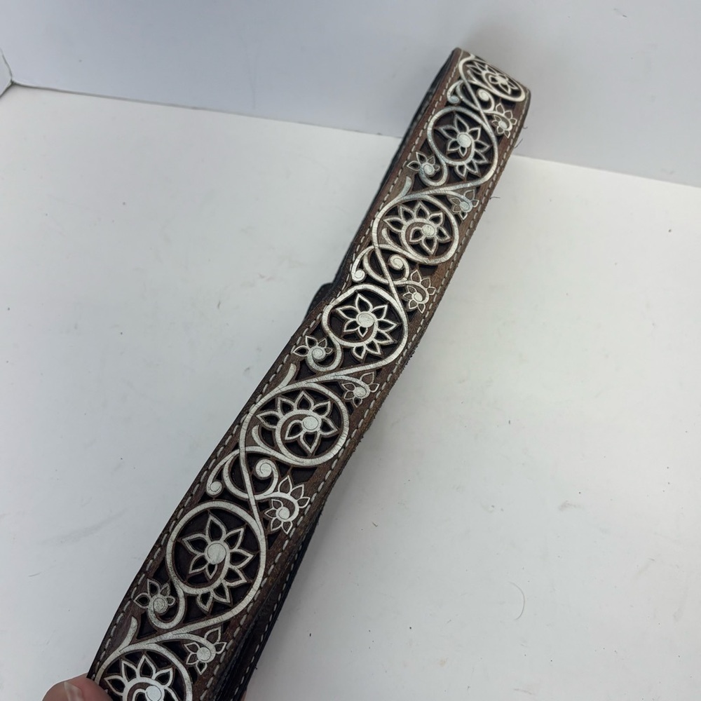 Vintage Tooled Leather Belt w/Floral Scroll Design Brown/White Western Large 43” - Picture 5 of 7